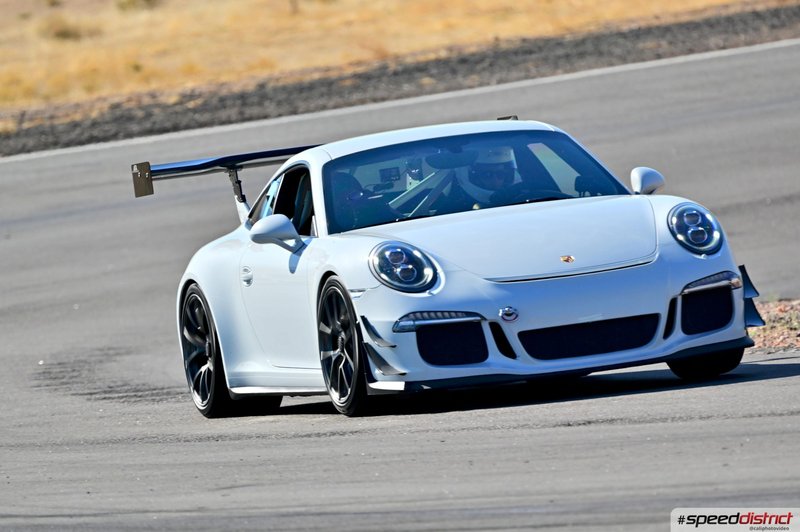 Porsche 911 GT3 white