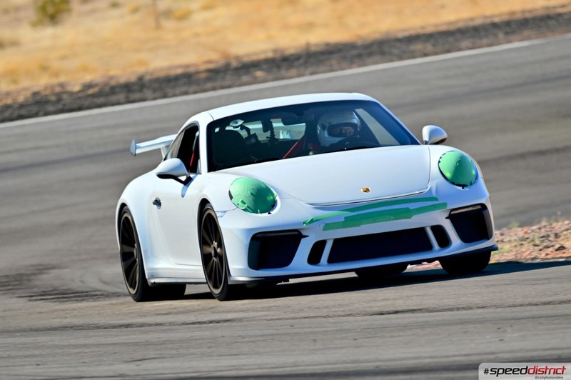 Porsche 911 GT3 RS white