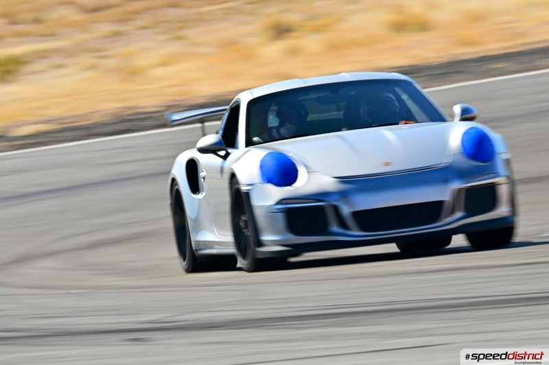 Porsche 911 GT3 RS white
