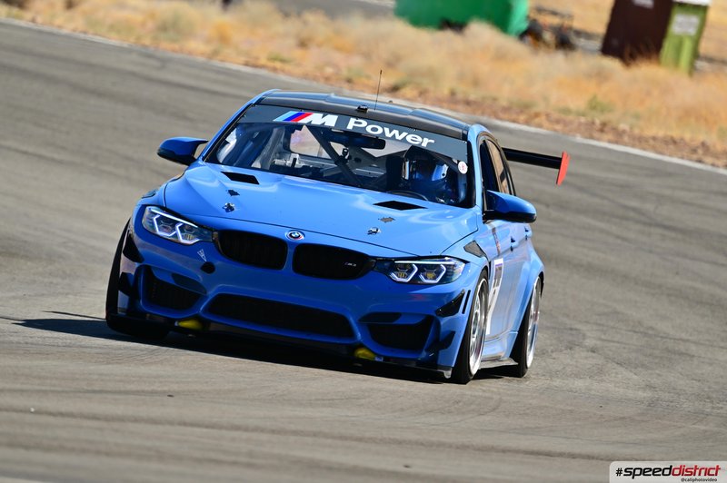 BMW M4 GT4 blue