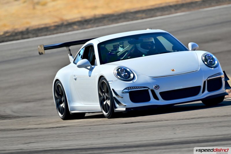 Porsche 911 GT3 white