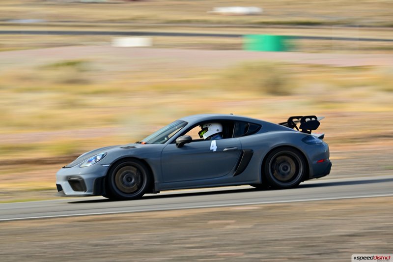Porsche Cayman GT4
