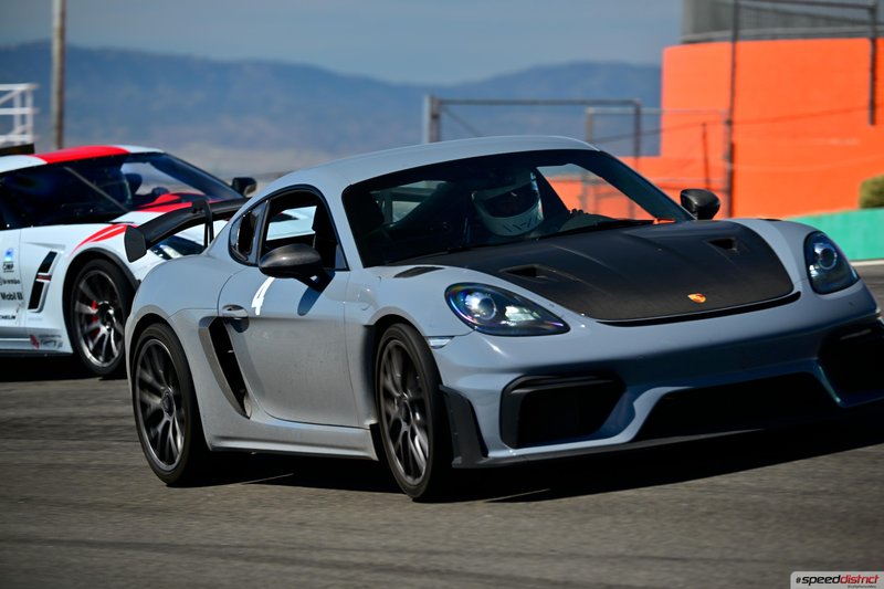 Porsche Cayman GT4