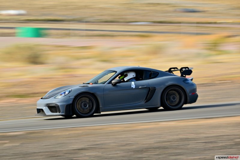 Porsche Cayman GT4