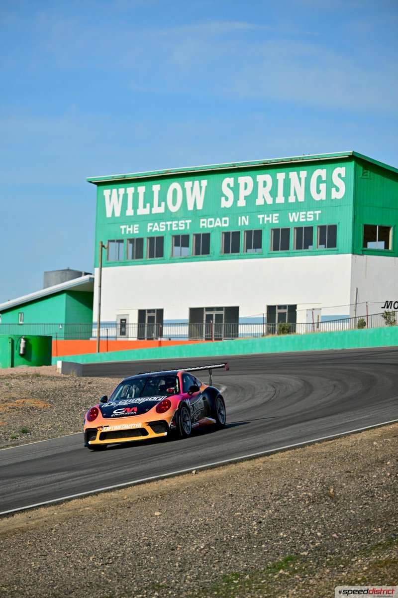 Porsche 911 GT3 Cup orange