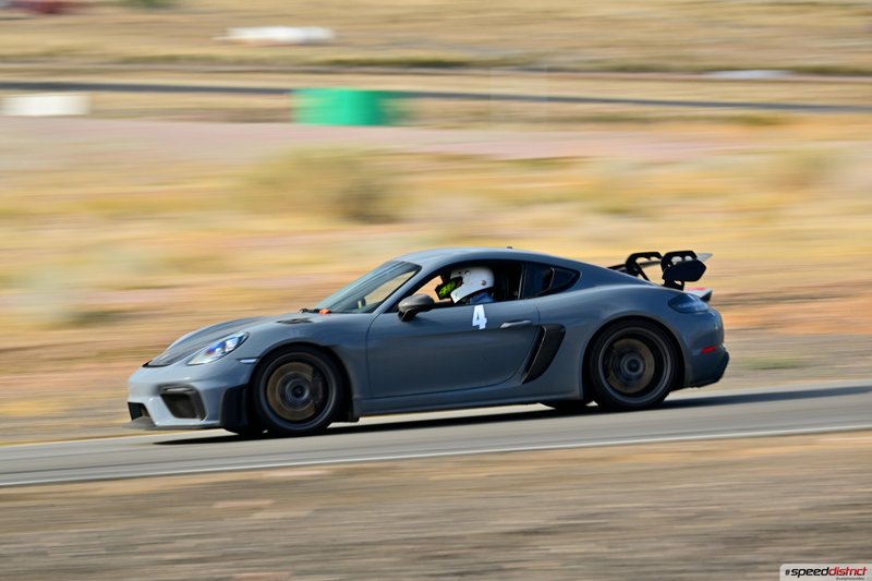 Porsche Cayman GT4