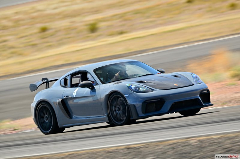 Porsche Cayman GT4 RS