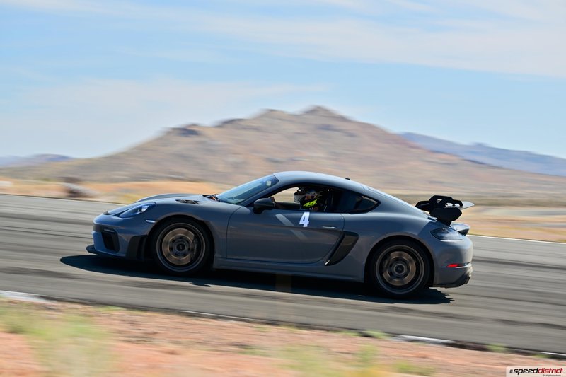 Porsche Cayman GT4