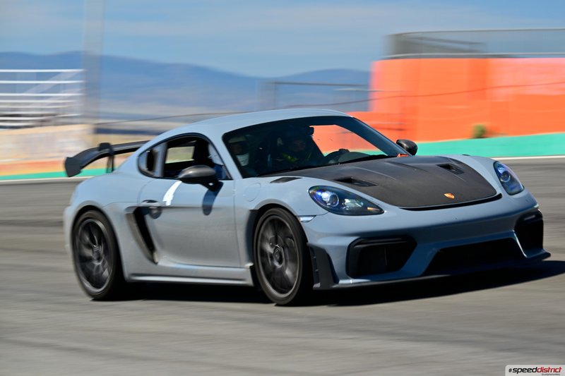 Porsche Cayman GT4