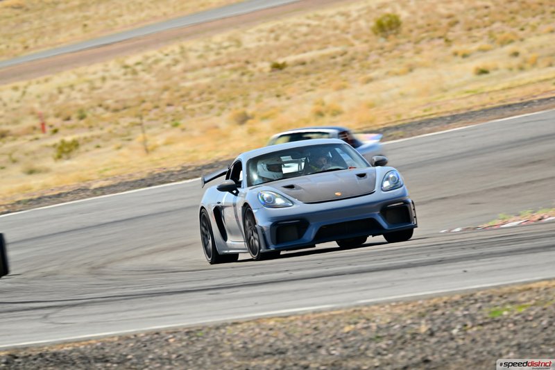 Porsche Cayman GT4