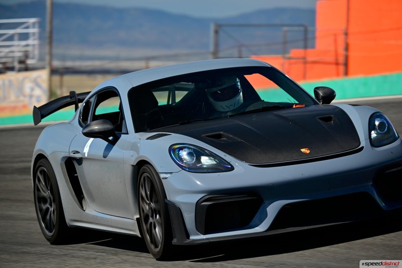 Porsche Cayman GT4