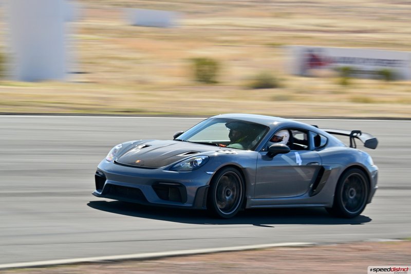 Porsche Cayman GT4