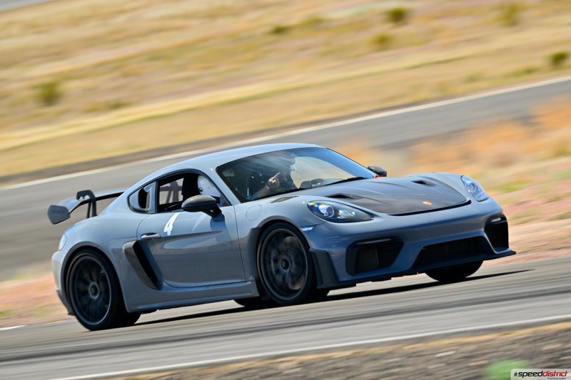 Porsche Cayman GT4 RS