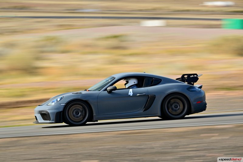 Porsche Cayman GT4