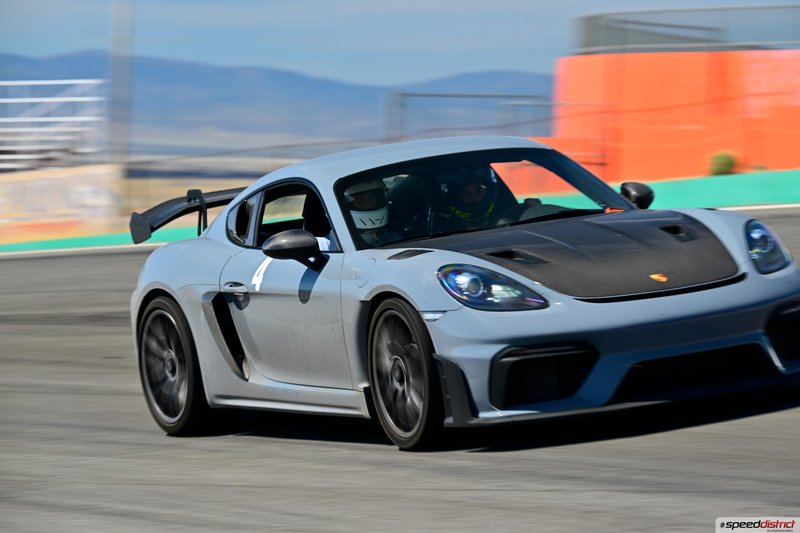 Porsche Cayman GT4