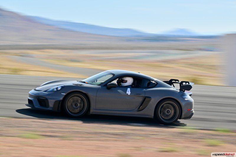 Porsche Cayman GT4