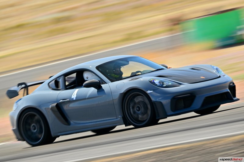 Porsche Cayman GT4