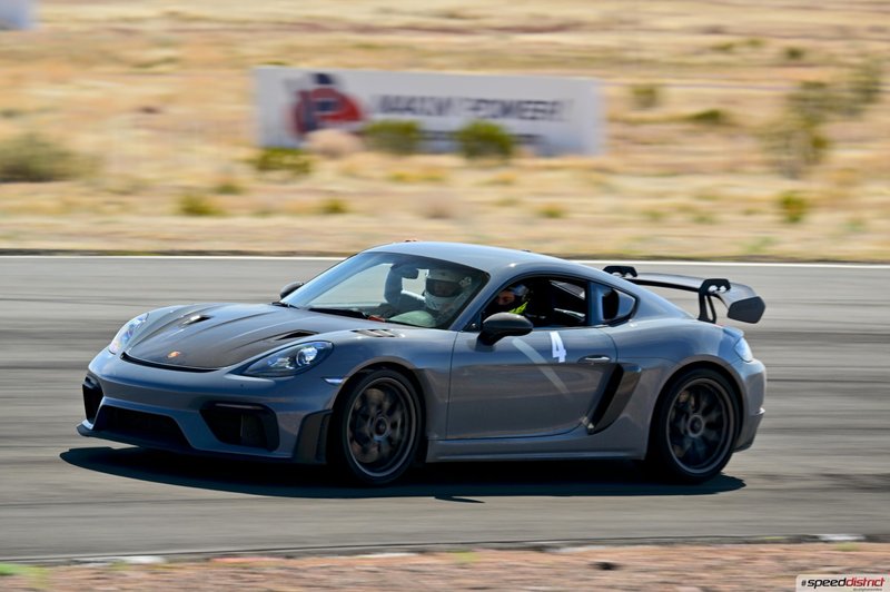 Porsche Cayman GT4