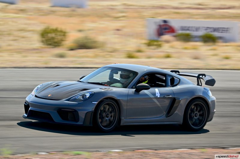Porsche Cayman GT4