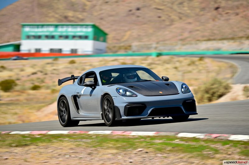 Porsche Cayman GT4