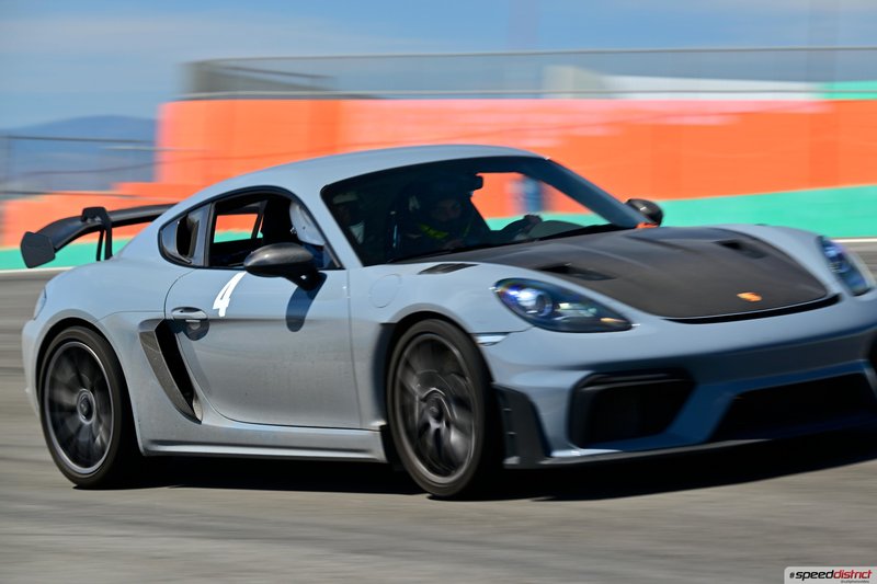 Porsche Cayman GT4