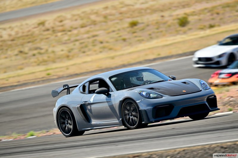 Porsche Cayman GT4 RS