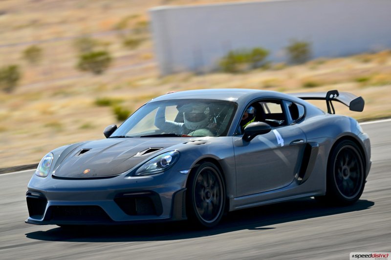 Porsche Cayman GT4