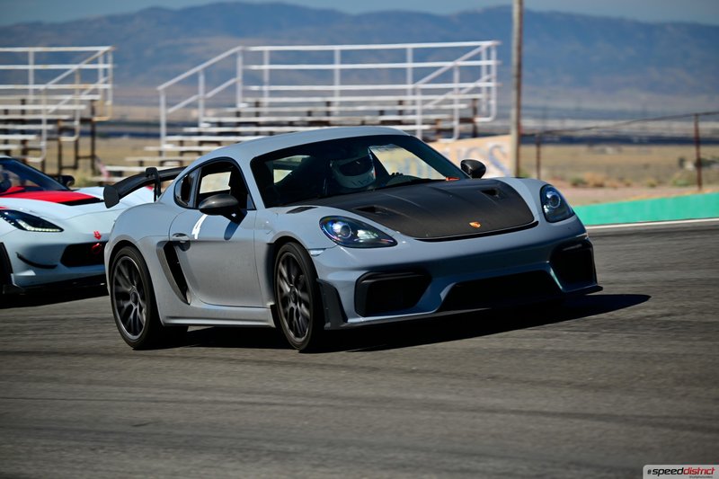 Porsche Cayman GT4