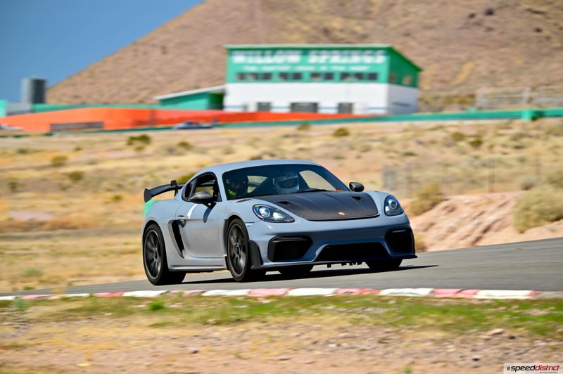 Porsche Cayman GT4