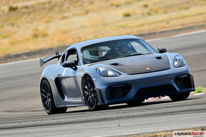 Porsche Cayman GT4