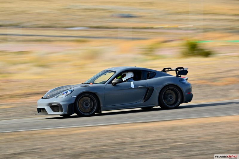 Porsche Cayman GT4