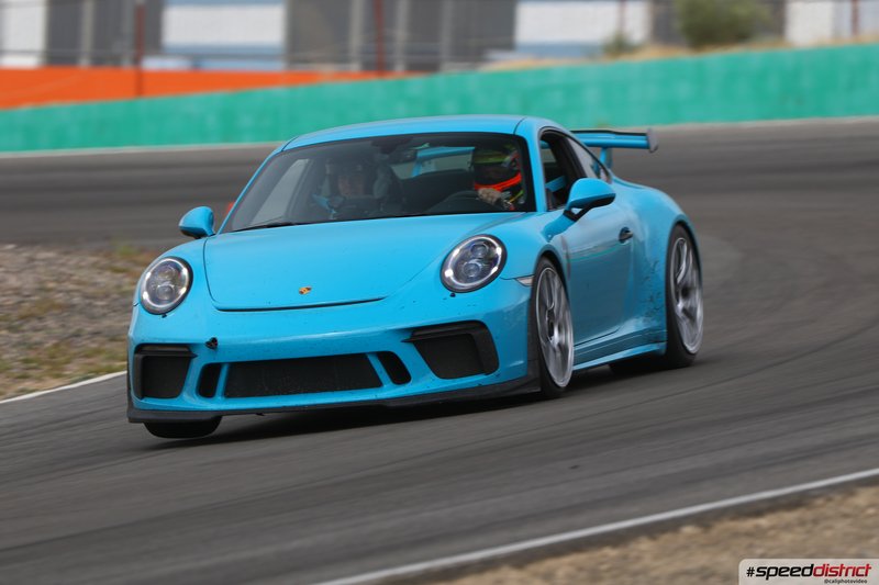 Porsche 911 GT3 blue