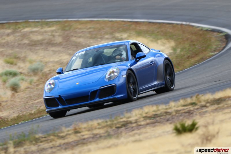 Porsche 911 GT3 blue