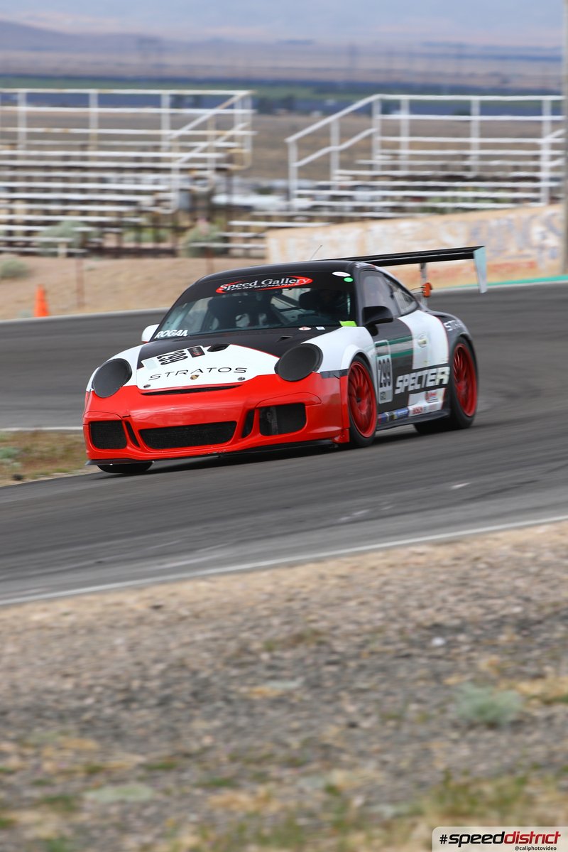 Porsche 911 GT3 Cup red