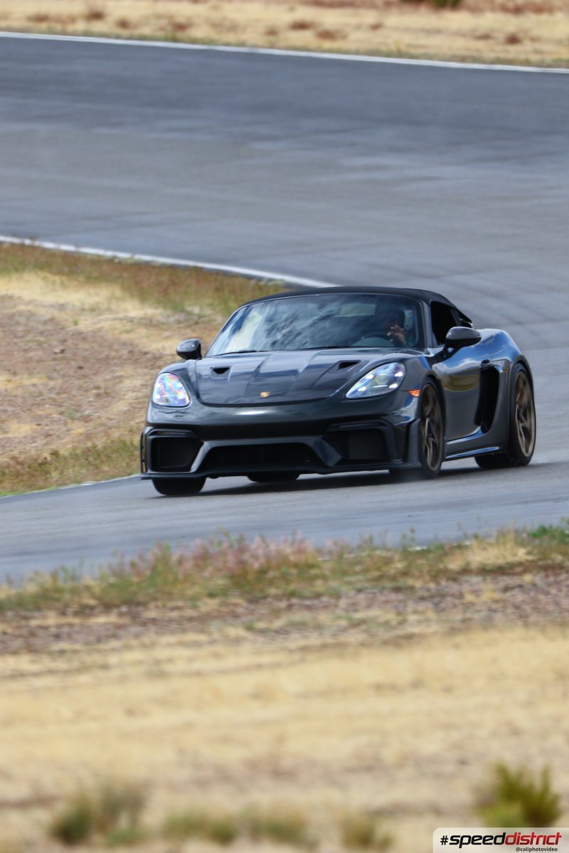 Porsche Cayman GT4 black