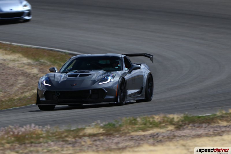 Chevrolet Corvette Z06 gray