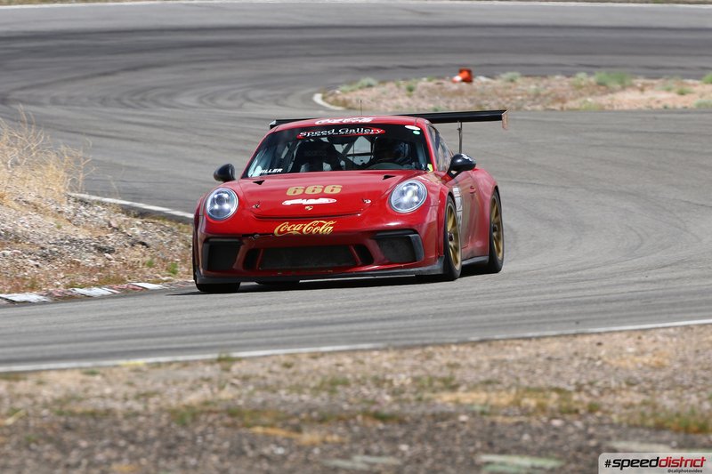 Porsche 911 GT3 Cup red