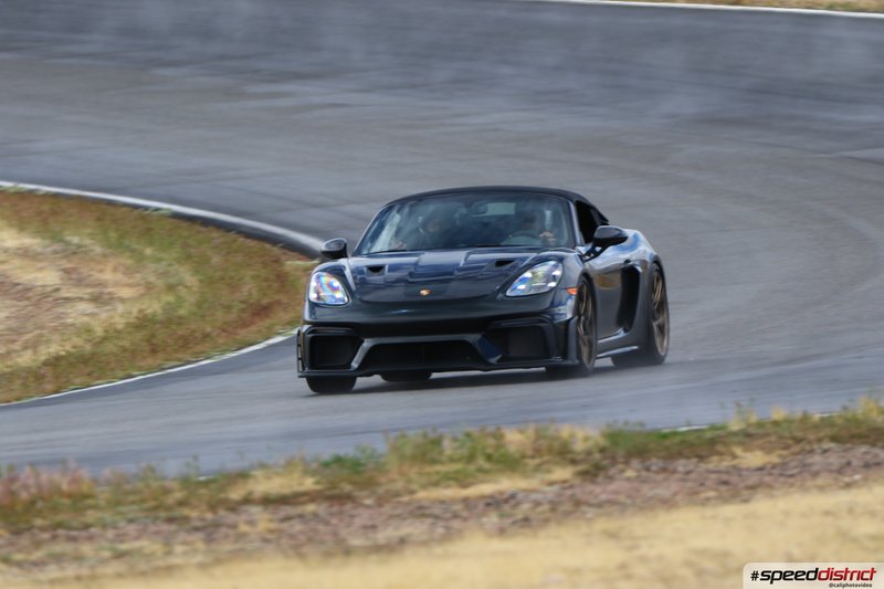 Porsche Cayman GT4 gray