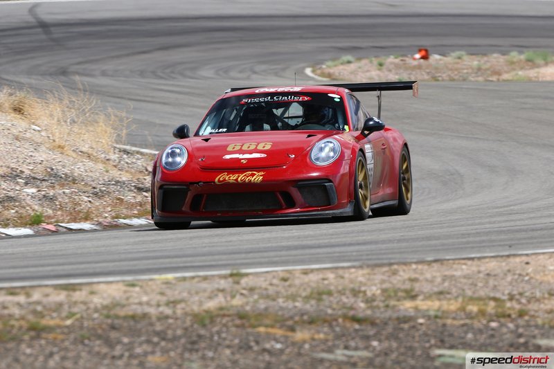 Porsche 911 GT3 Cup red