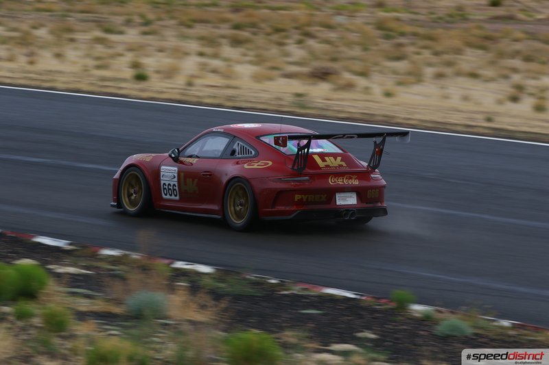 Porsche 911 GT3 Cup red