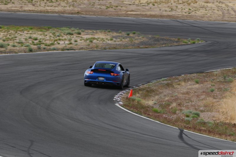 Porsche 911 GT3 blue