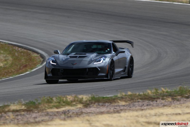 Chevrolet Corvette Z06 gray