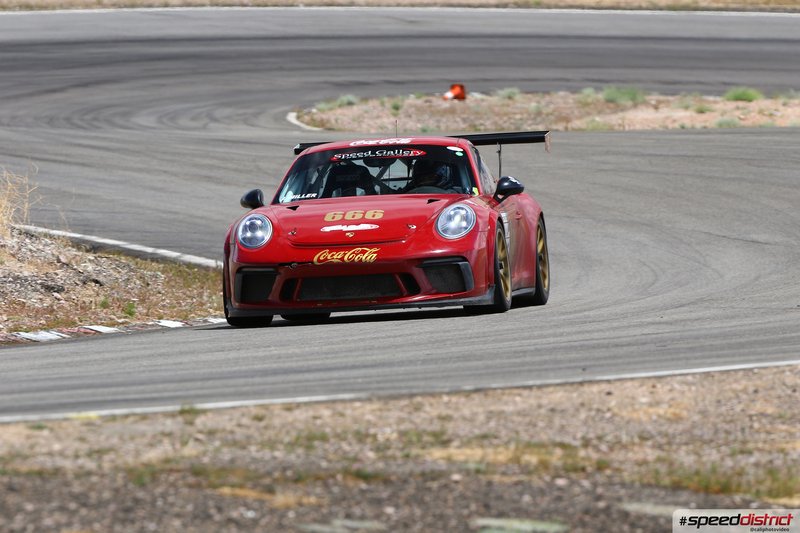 Porsche 911 GT3 Cup red