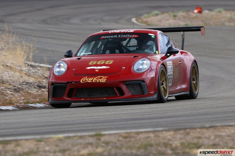 Porsche 911 GT3 Cup red