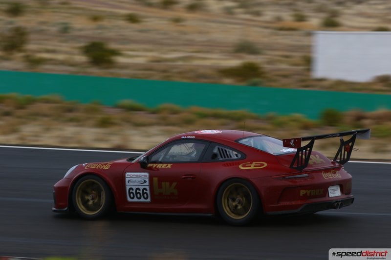 Porsche 911 GT3 Cup red