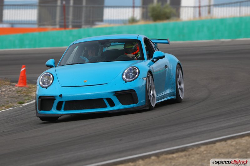 Porsche 911 GT3 blue