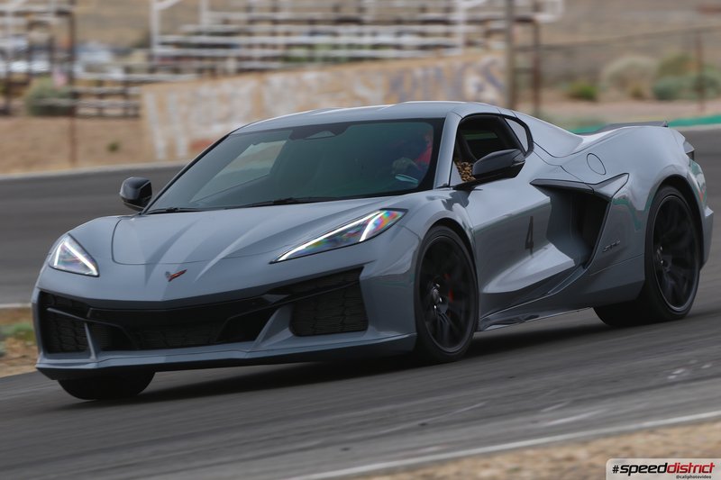 Chevrolet Corvette Z06 silver