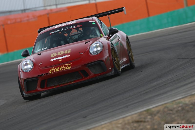Porsche 911 GT3 Cup red