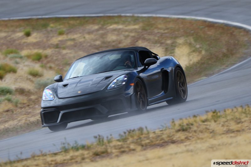 Porsche Cayman GT4 black