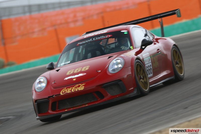 Porsche 911 GT3 Cup red